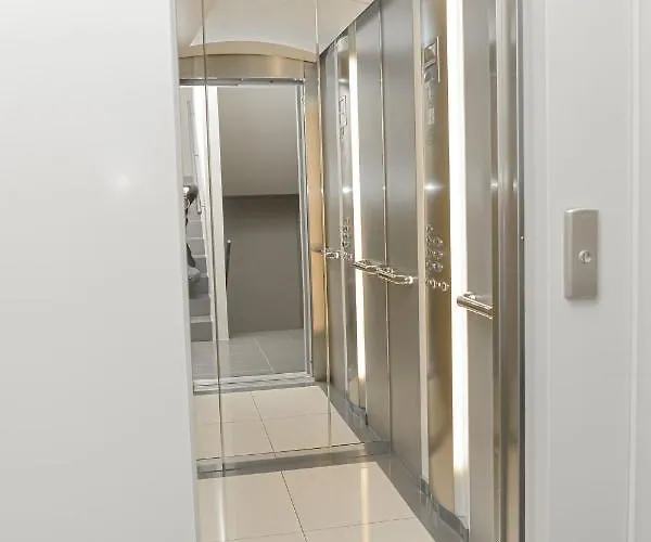 New Plaza -2 לוגאנו